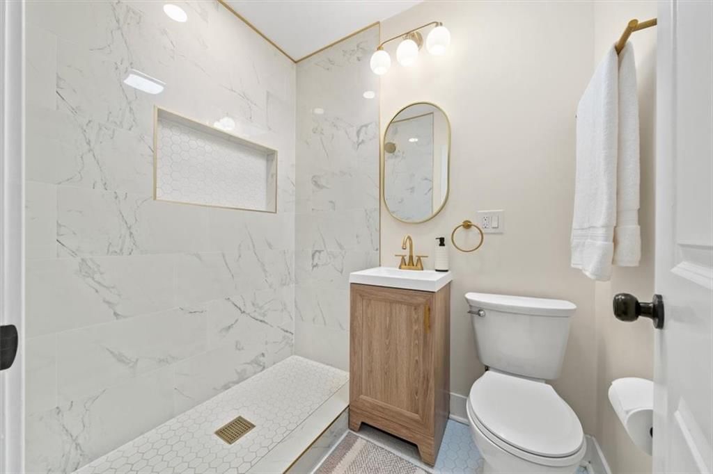 1500 W Lexington Avenue — photo 12