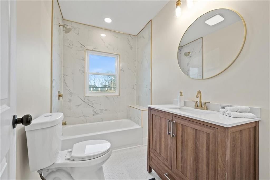 1500 W Lexington Avenue — photo 16
