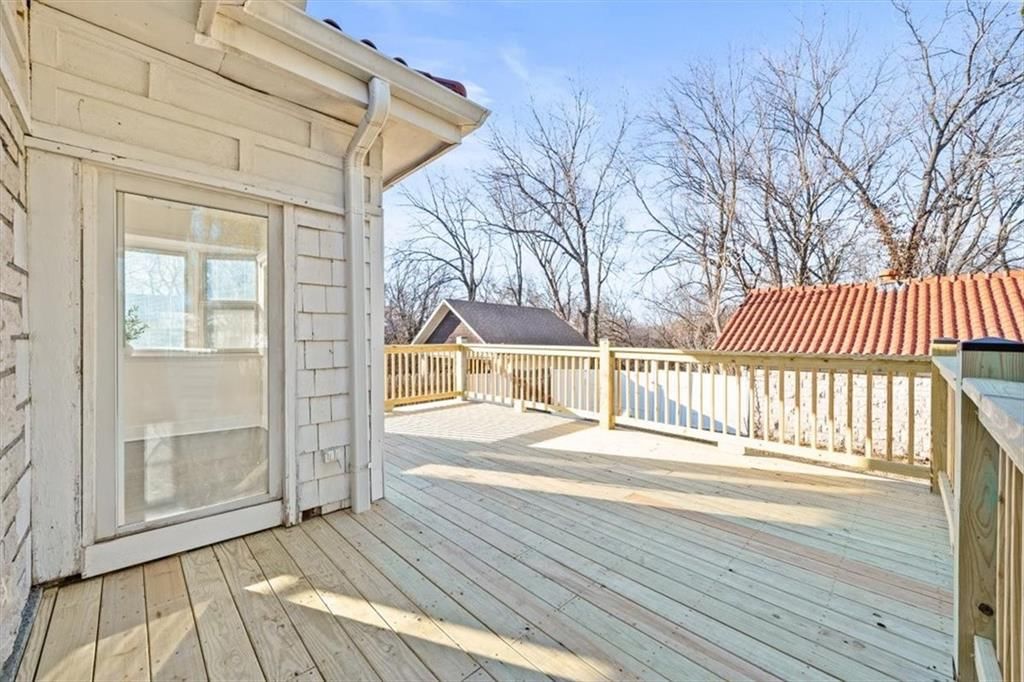 1500 W Lexington Avenue — photo 23
