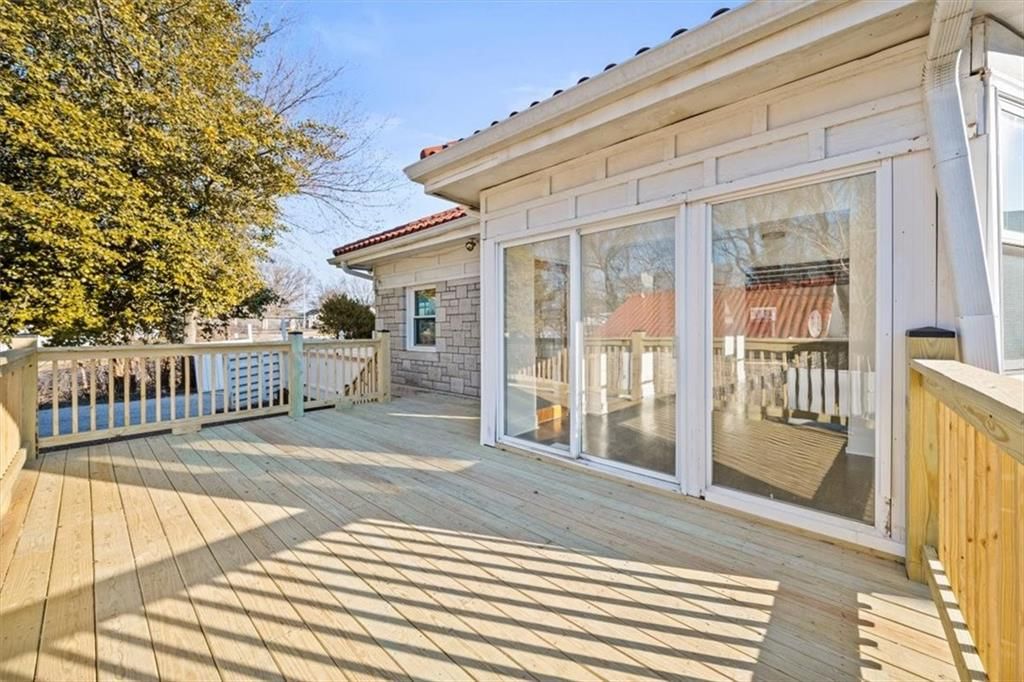 1500 W Lexington Avenue — photo 25