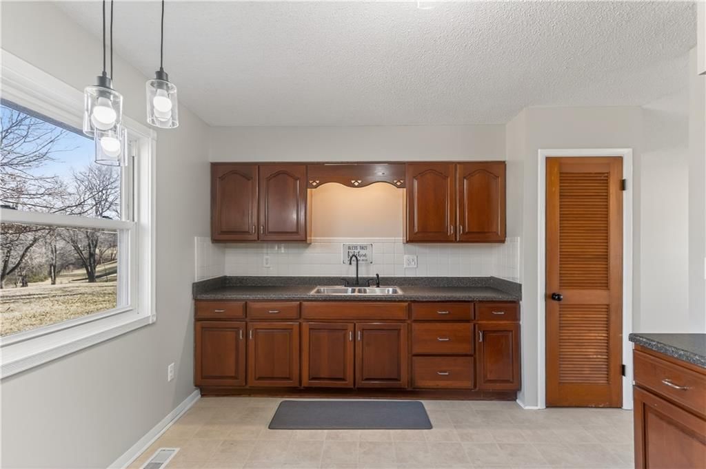 1407 W Main Terrace — photo 11