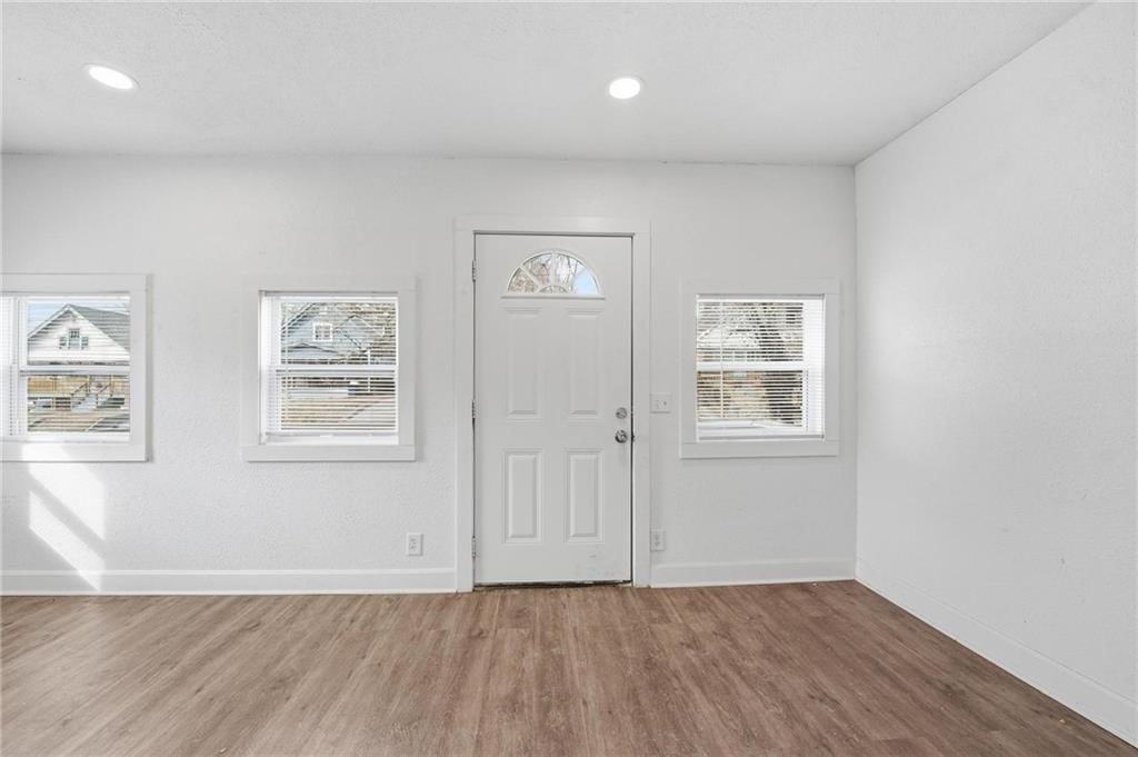1513 Rowland Avenue — photo 3