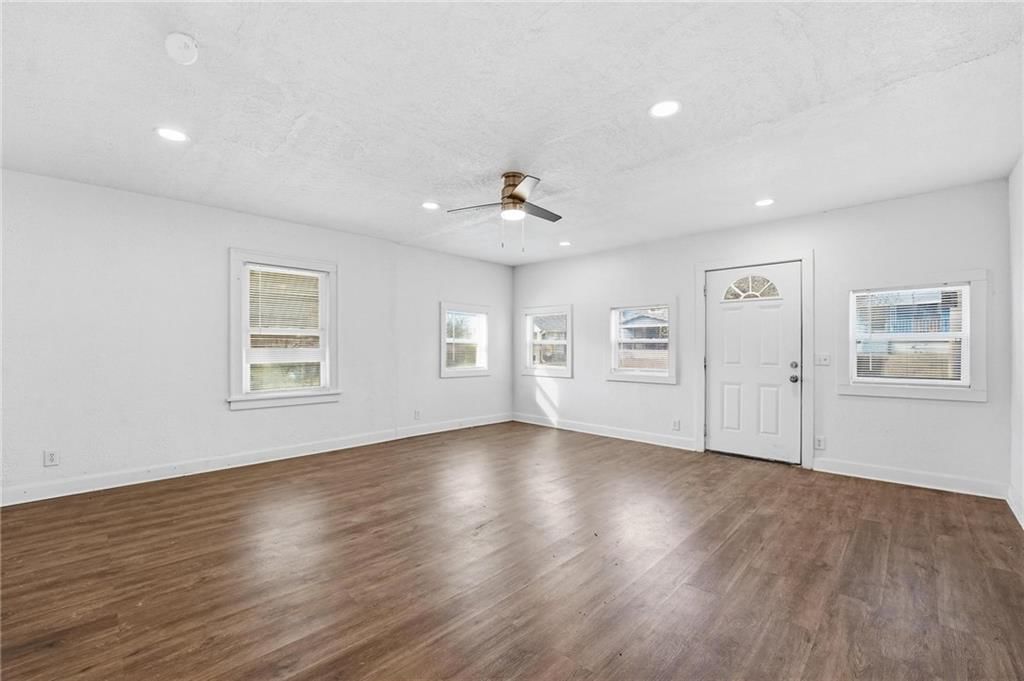 1513 Rowland Avenue — photo 4