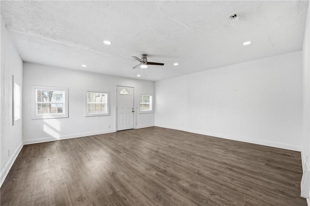 1513 Rowland Avenue — photo 5