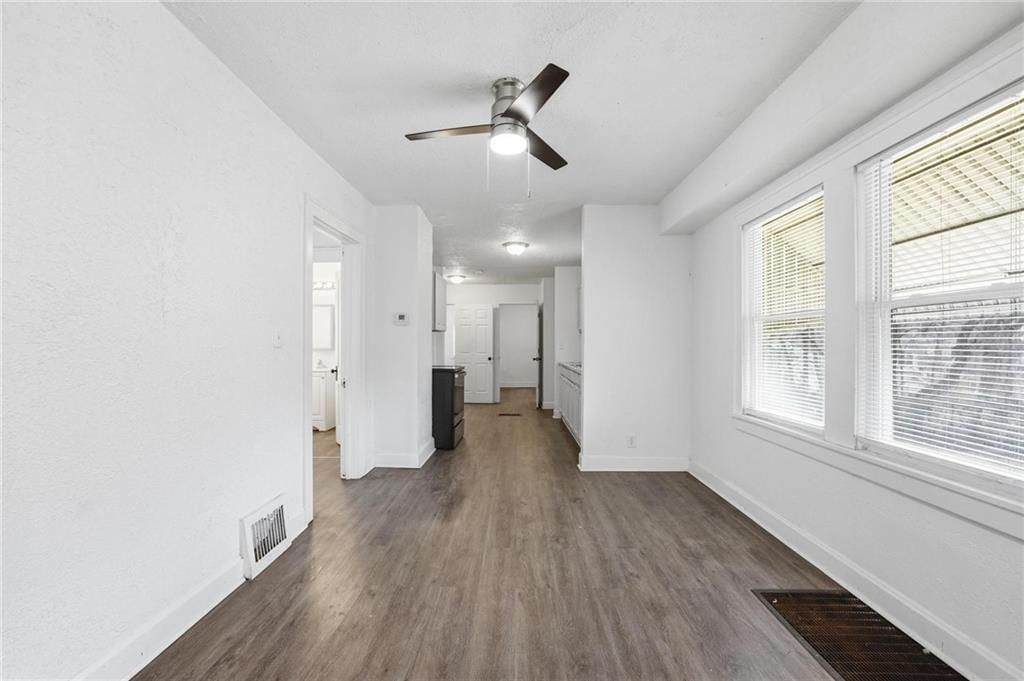 1513 Rowland Avenue — photo 6