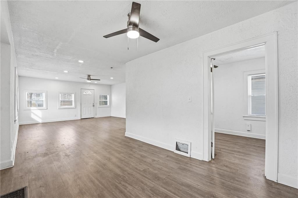 1513 Rowland Avenue — photo 7