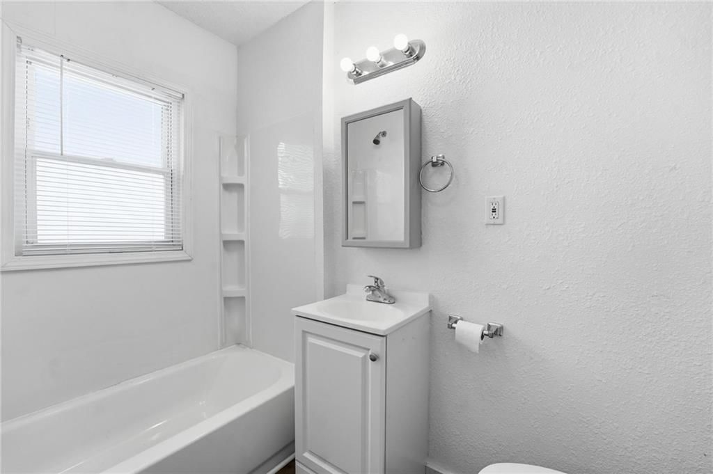 1513 Rowland Avenue — photo 10
