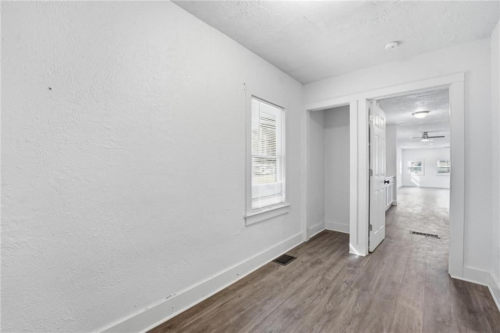 1513 Rowland Avenue — photo 15