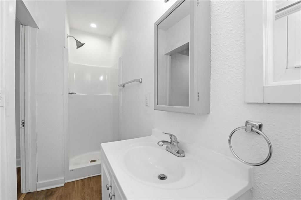1513 Rowland Avenue — photo 18