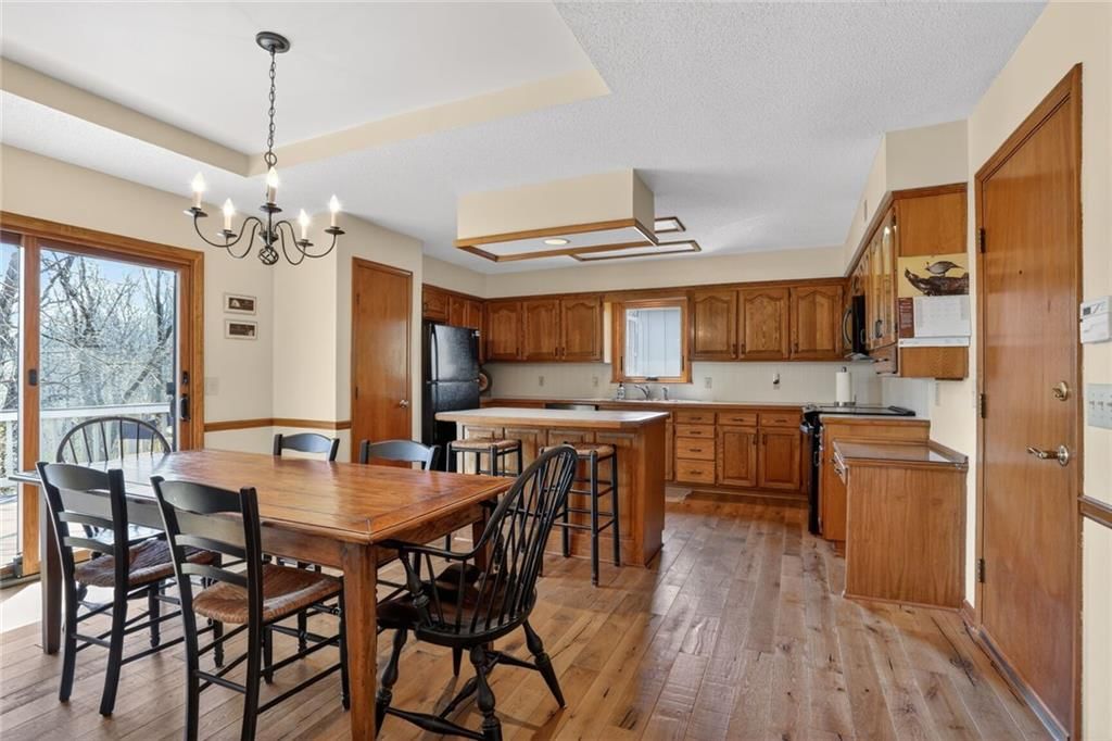 5917 Greenwood Drive — photo 4