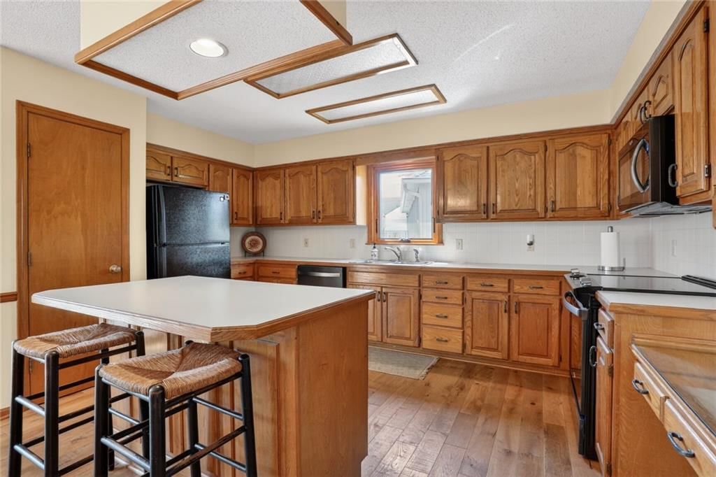 5917 Greenwood Drive — photo 5