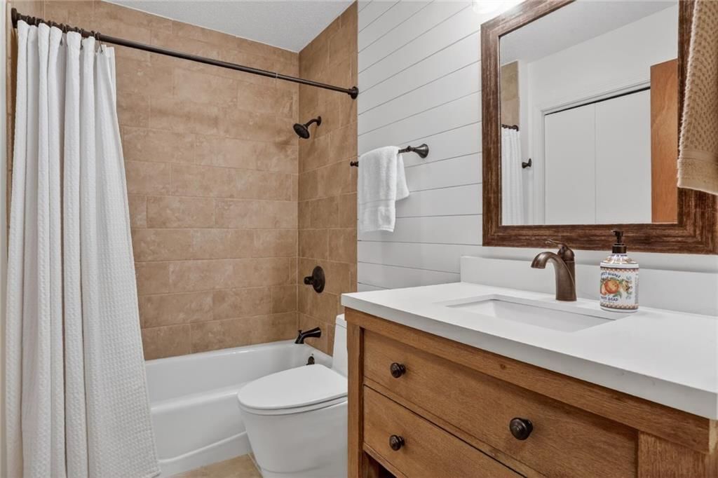 5917 Greenwood Drive — photo 10