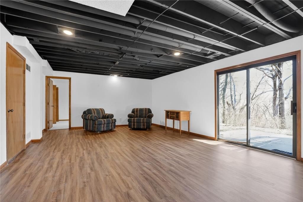 5917 Greenwood Drive — photo 11