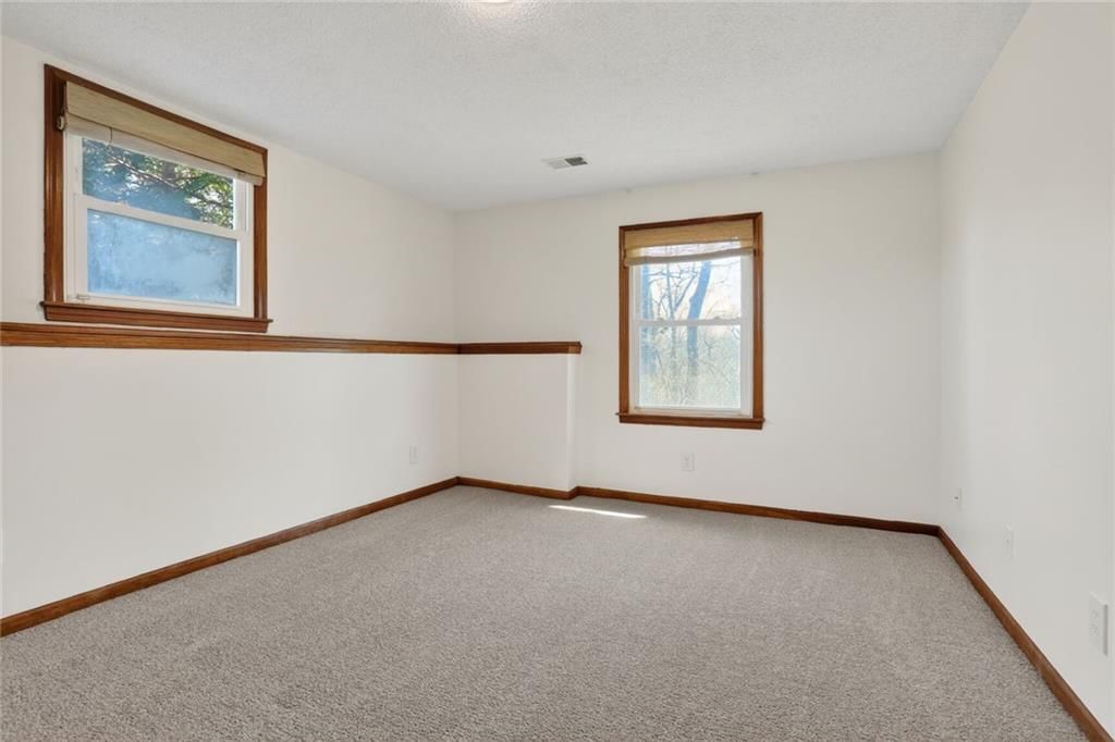 5917 Greenwood Drive — photo 12