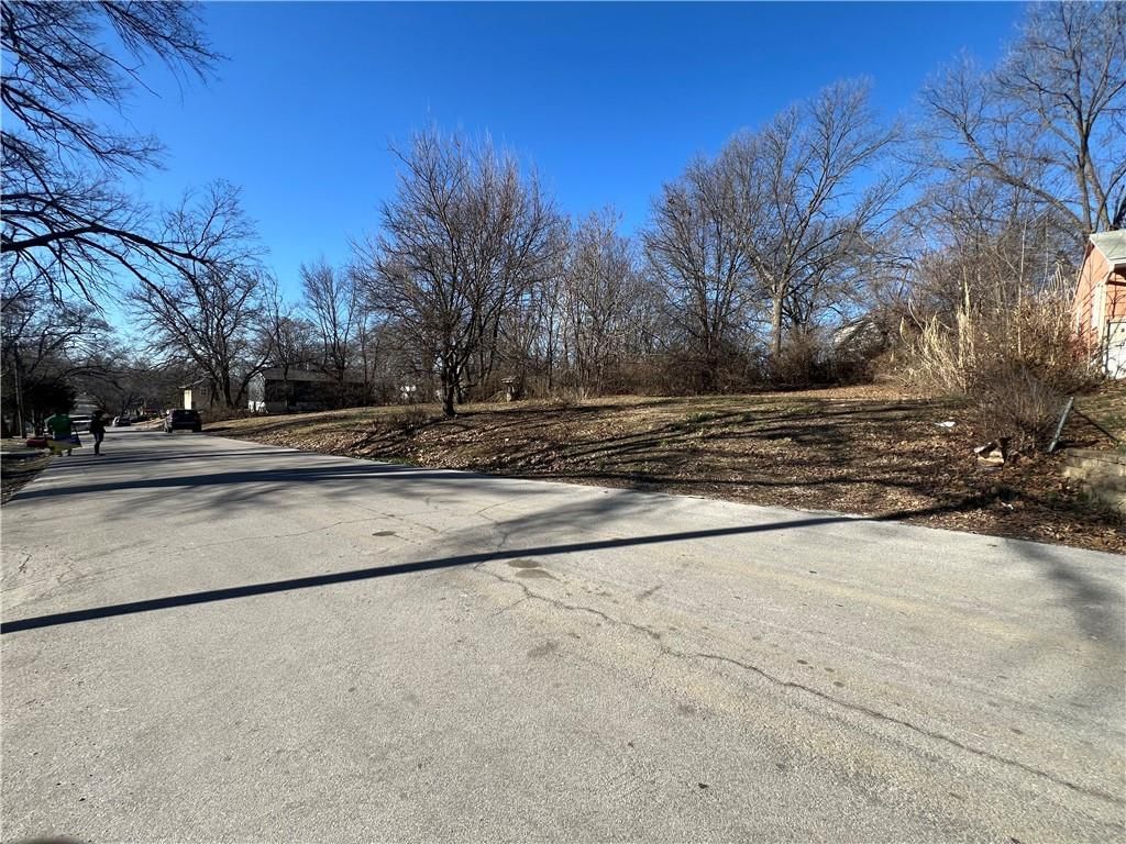 8136 Flora Avenue — photo 4