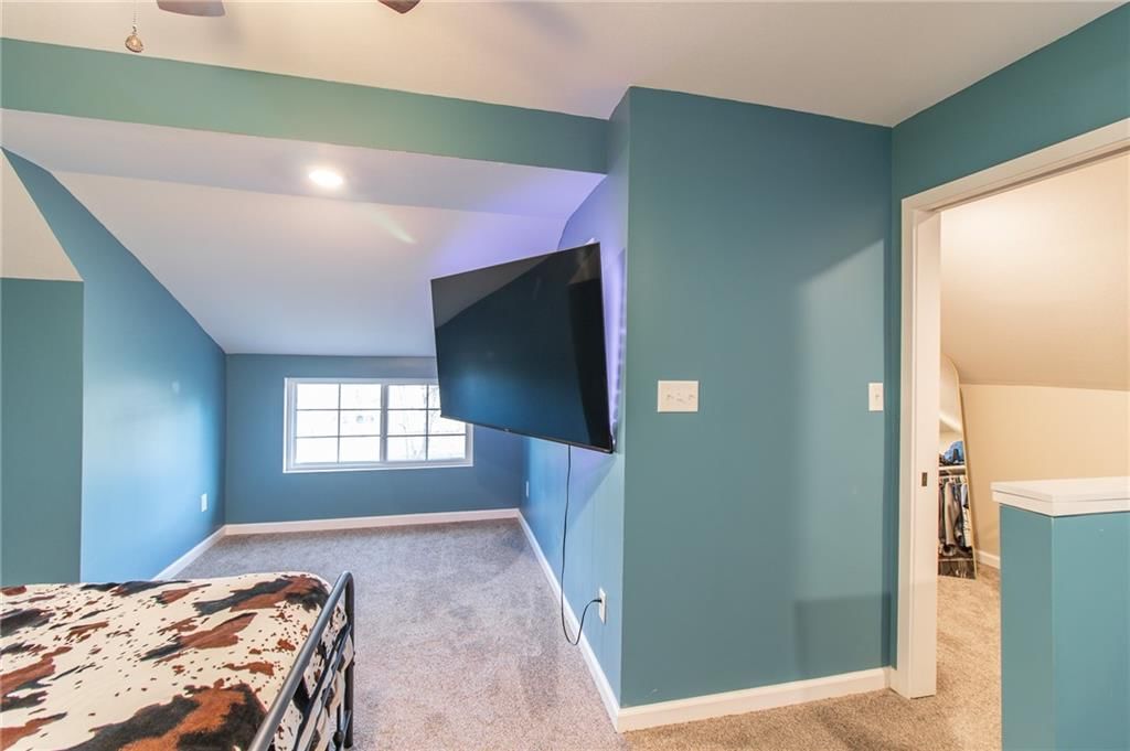306 W 5th Street — photo 17