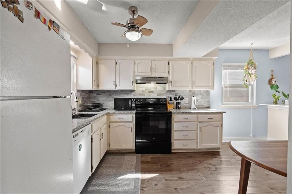 7815 W 61st Terrace — photo 5