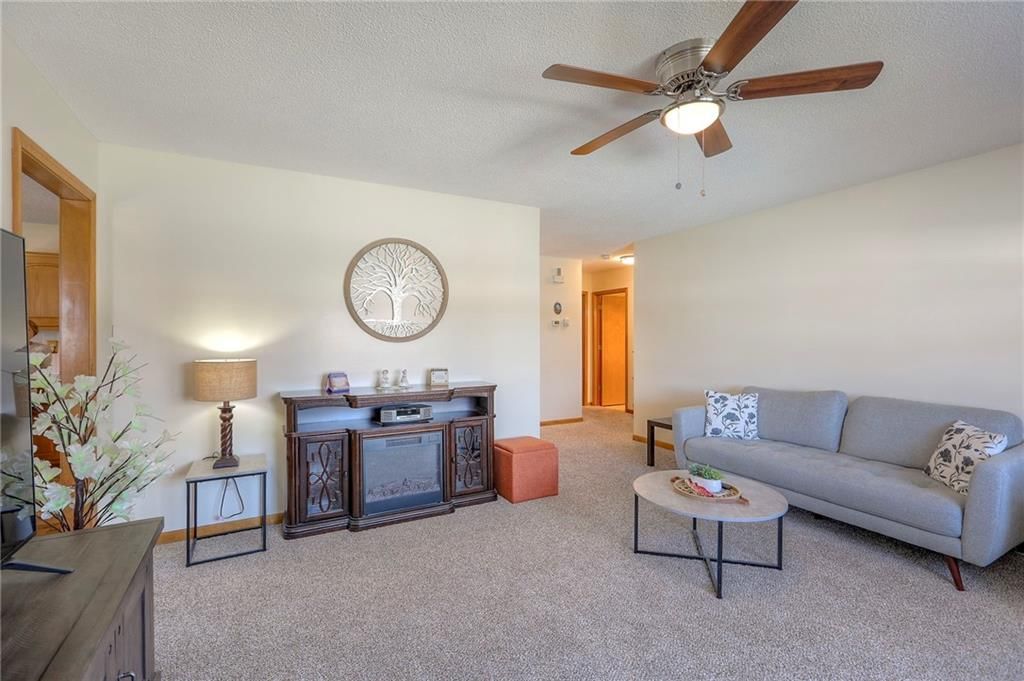 702 Twilight Court — photo 4