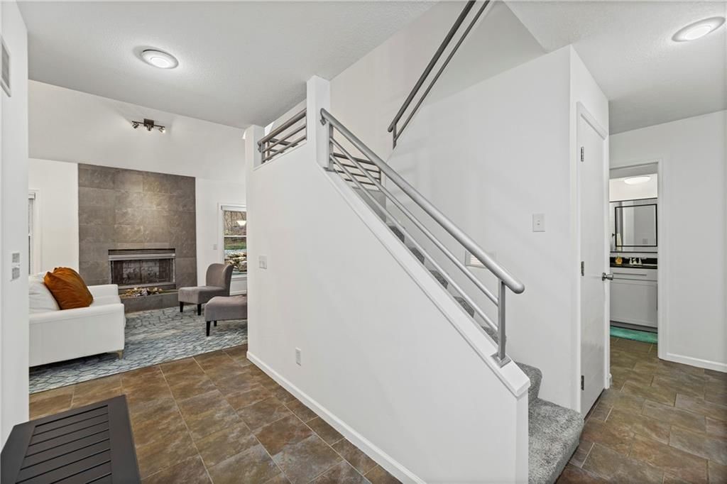 304 Lancelot Drive — photo 4