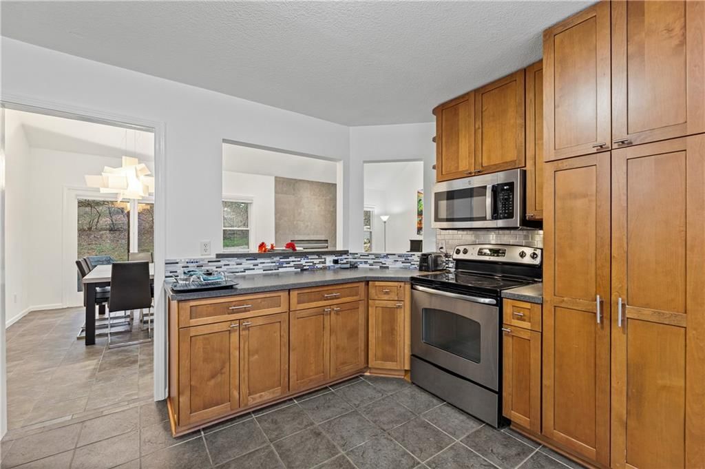 304 Lancelot Drive — photo 11