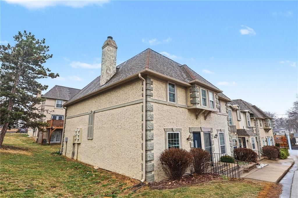 8334 Metcalf Avenue — photo 4