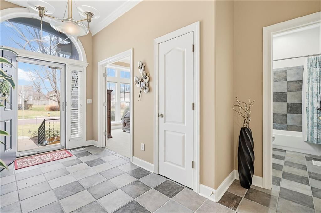 15707 Marty Lane — photo 3