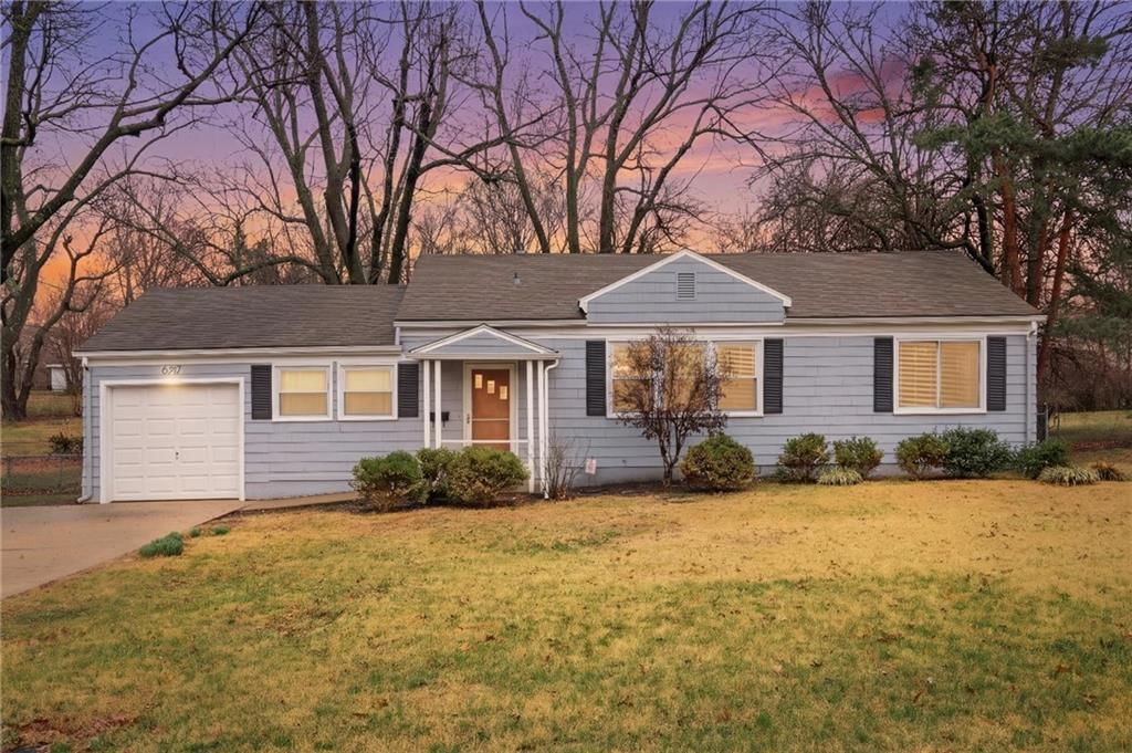 6717 W 79th Street, Overland Park, KS