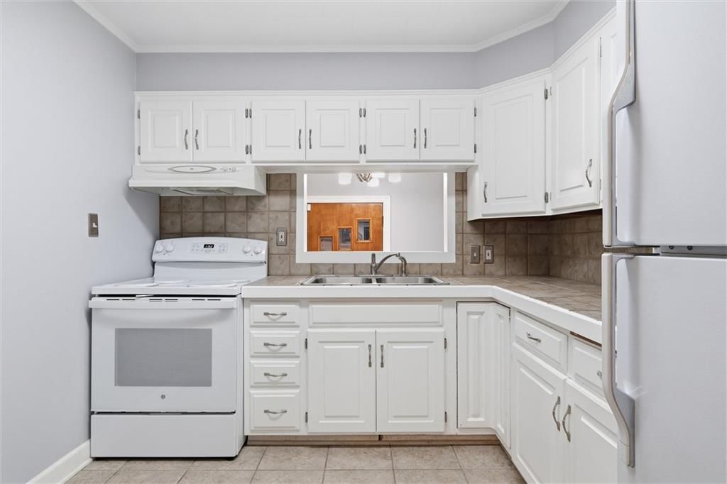 6717 W 79th Street — photo 8