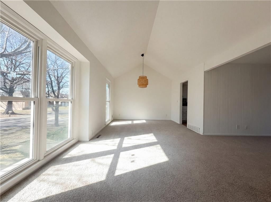 12514 W 101st Street — photo 8