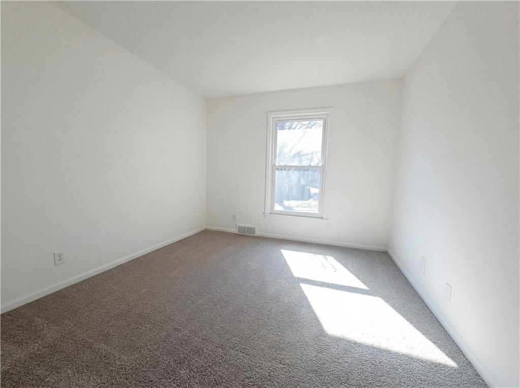 12514 W 101st Street — photo 13
