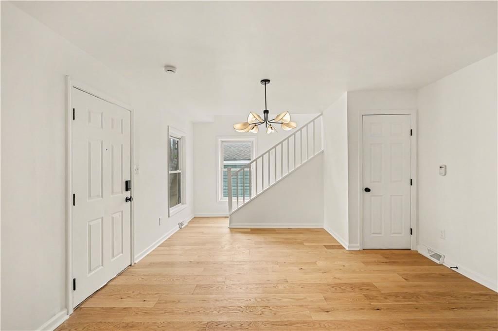 318 E Nichols Street — photo 4