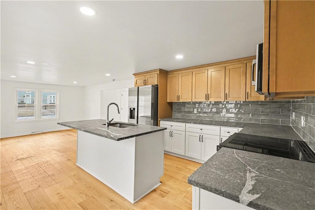 318 E Nichols Street — photo 9