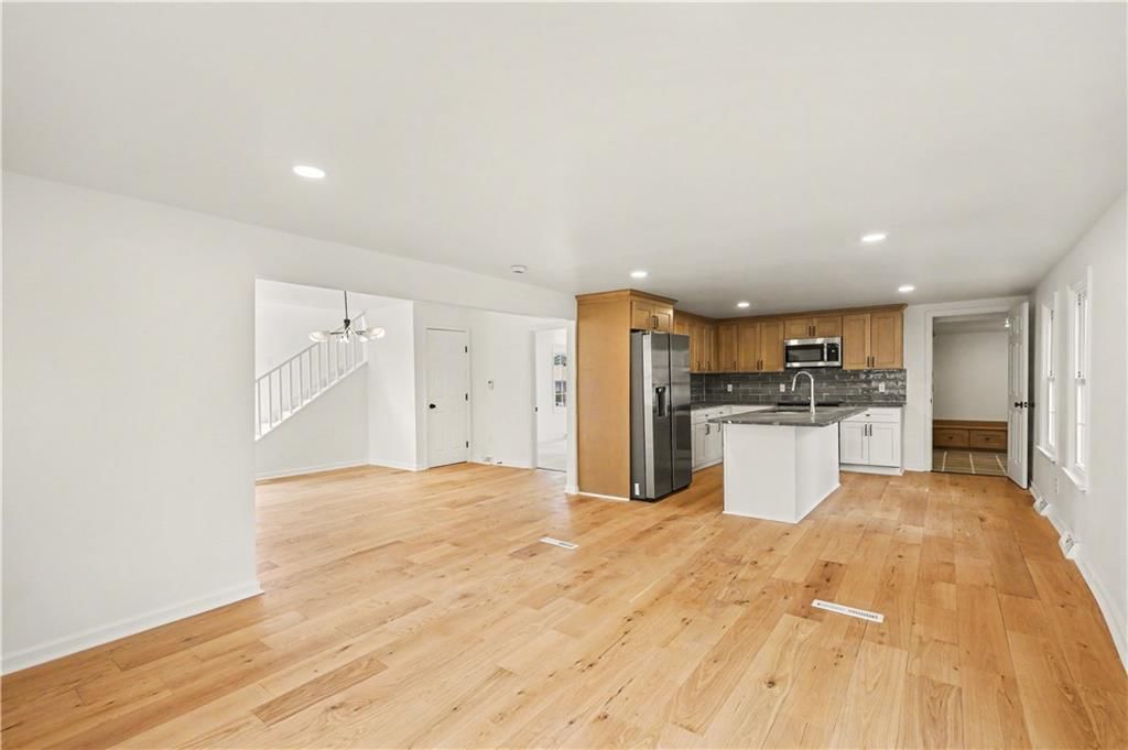 318 E Nichols Street — photo 10