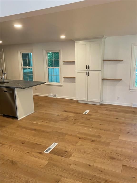 318 E Nichols Street — photo 11