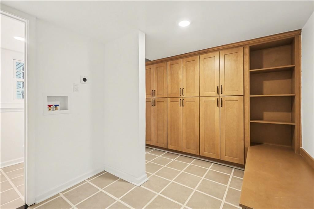 318 E Nichols Street — photo 13