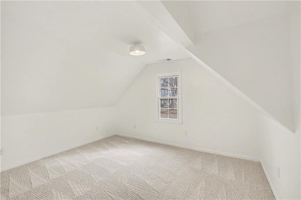 318 E Nichols Street — photo 16