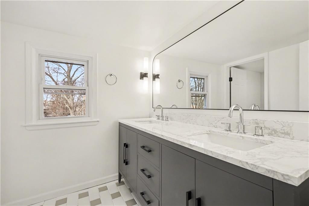 318 E Nichols Street — photo 21