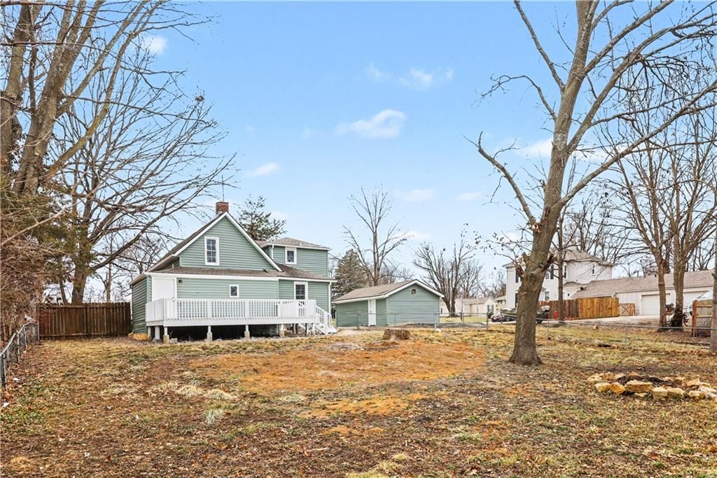 318 E Nichols Street — photo 25