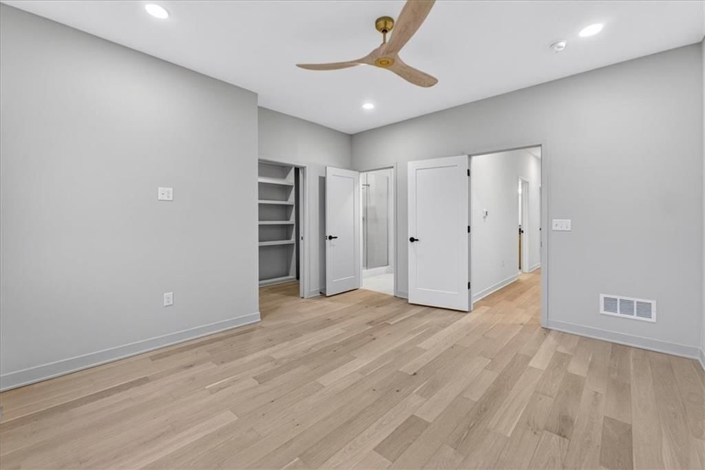 521 E 19th Street — photo 14