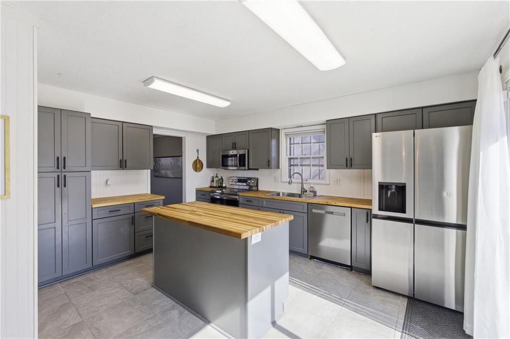 10401 Westgate Street — photo 10