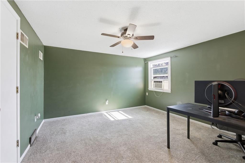 10401 Westgate Street — photo 20