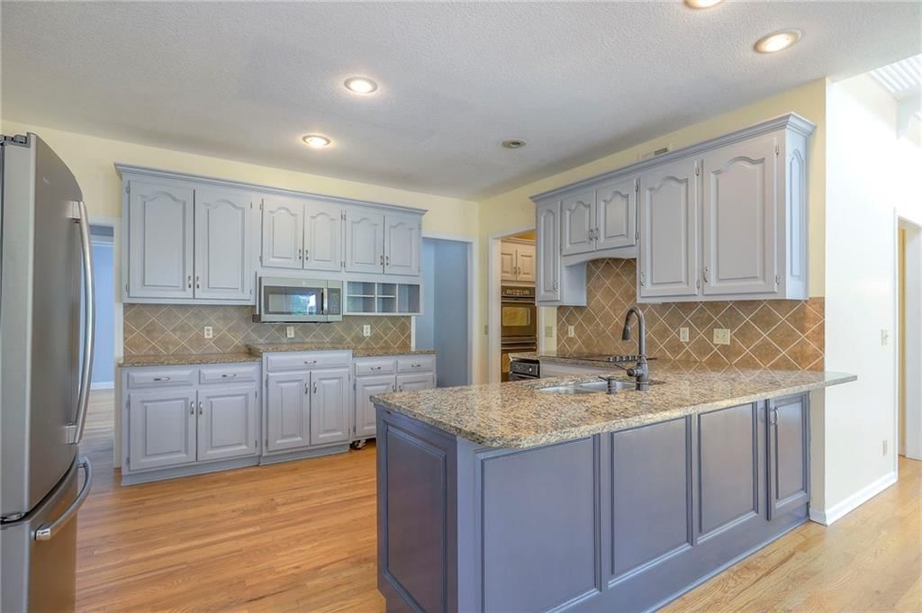 5708 W 129th Street — photo 13