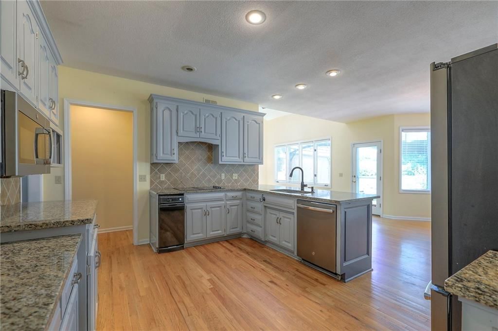 5708 W 129th Street — photo 15
