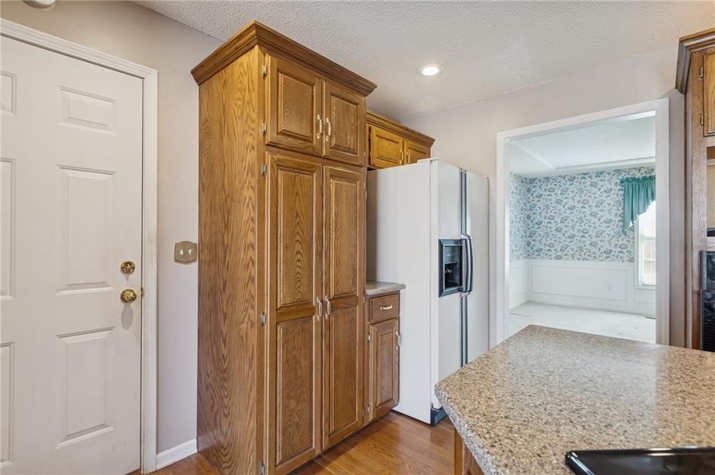15424 Poplar Street — photo 16