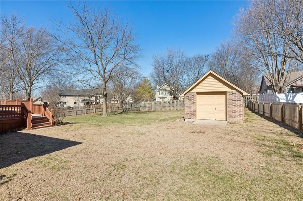15424 Poplar Street — photo 45