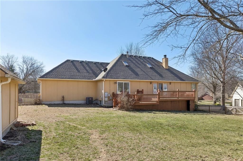 15424 Poplar Street — photo 46