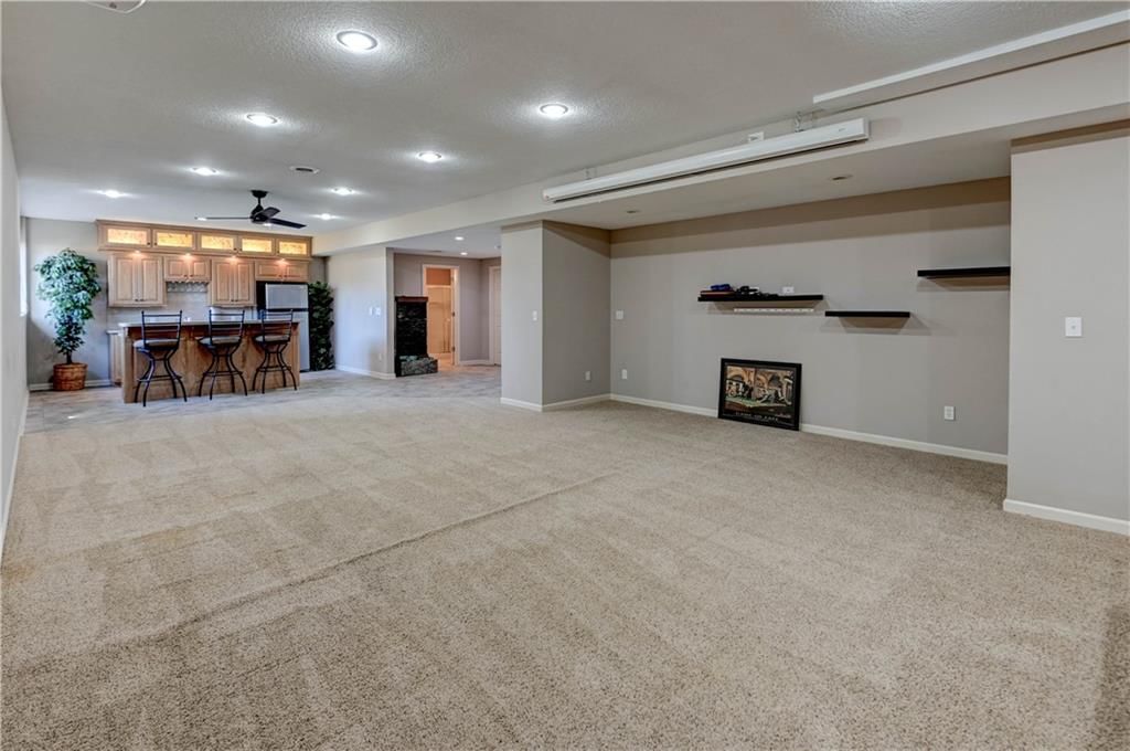 9625 CAILLER Drive — photo 32