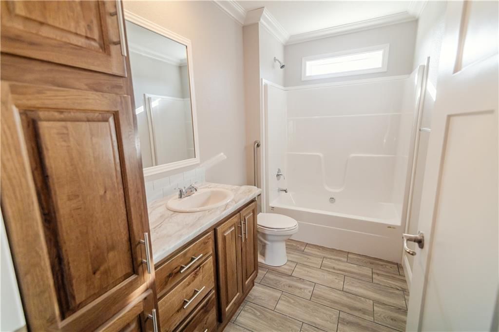 1121 N 6th Street — photo 16