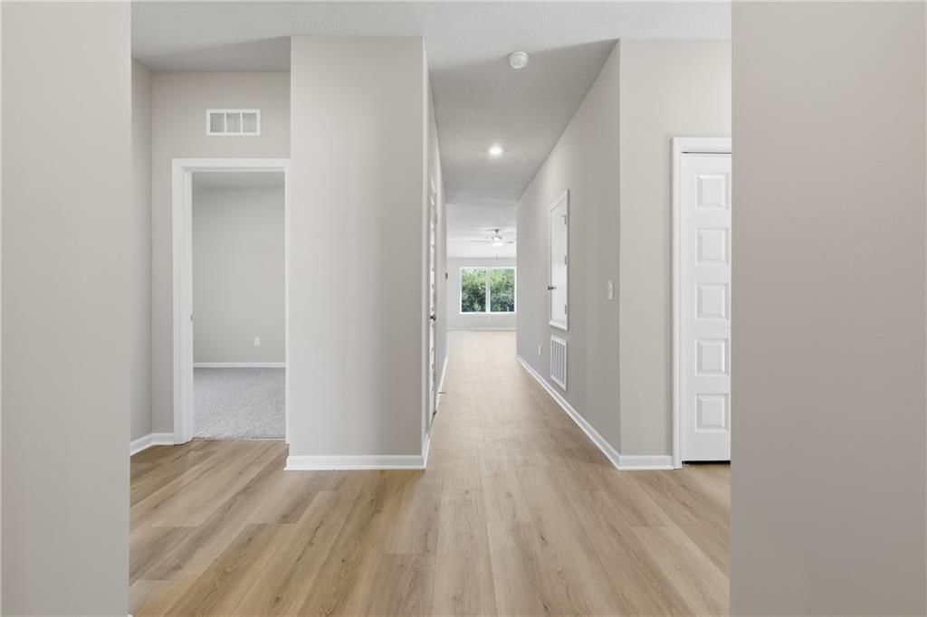 565 W Bluebird Street — photo 4