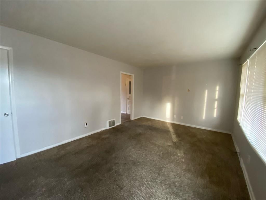 9304 Vaughn Avenue — photo 3